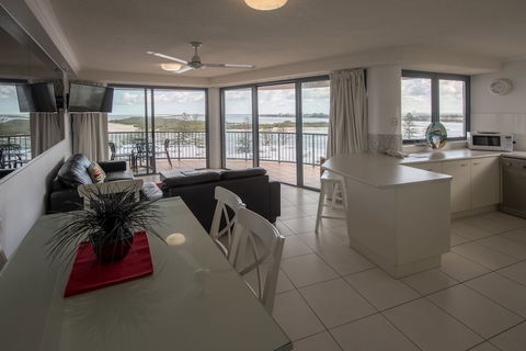 Centrepoint Holiday Apartments - Accommodation Gold Coast 6