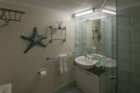 Centrepoint Holiday Apartments - Accommodation Gold Coast 3