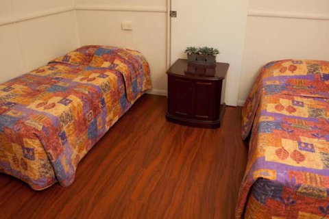 Strand Motel - 1 Gold Coast 4