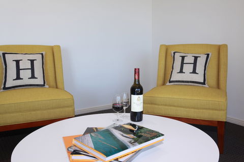 H Boutique Hotel - Accommodation Gold Coast 2