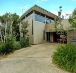 STYLISH HOLIDAY HOME OPPOSITE SURF - Accommodation Gold Coast