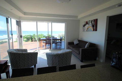 BANGALEE - Accommodation Gold Coast 6