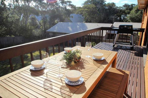 BARRELS At BOOMERANG - Accommodation Gold Coast 7