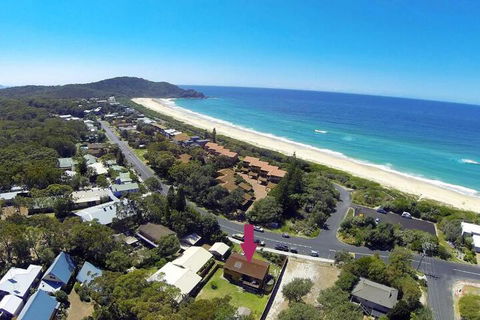 BARRELS At BOOMERANG - Accommodation Gold Coast 4