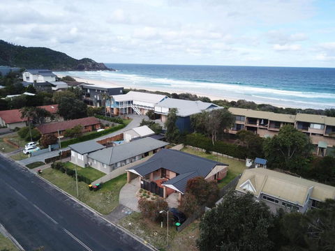 LIFES A BEACH 1 - Accommodation Gold Coast 1