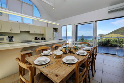 EUREKA - Accommodation Gold Coast 4