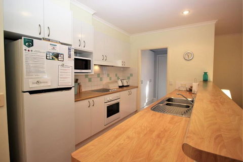 POINT BREAK WEEKLY ONLY - Accommodation Gold Coast 1