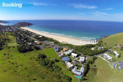 ROCKPOOL (4 Night Min) - Accommodation Gold Coast 0