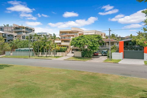 Redcliffe Peninsula Penthouse - Accommodation Gold Coast 3