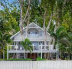 Decked Out by The Sea - Accommodation Gold Coast