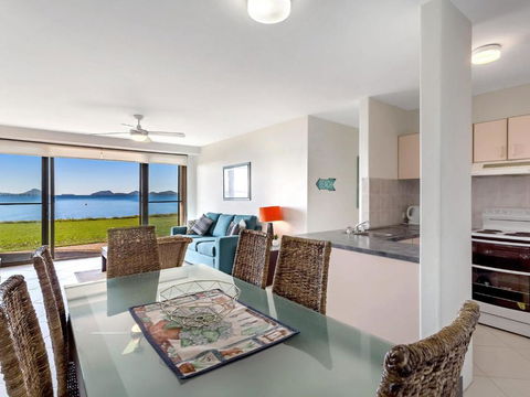 Soldiers Point Road Harbourside Unit 02 07 - Accommodation Gold Coast 1