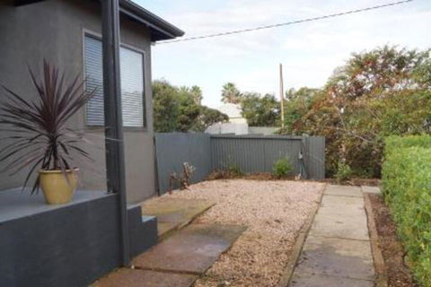 Lincoln Breeze - Accommodation Gold Coast 3