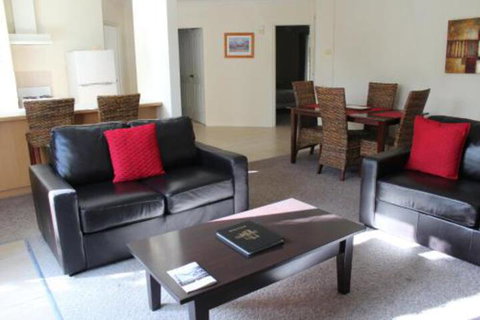 Golden Rivers Holiday Apartments - Accommodation Gold Coast 7