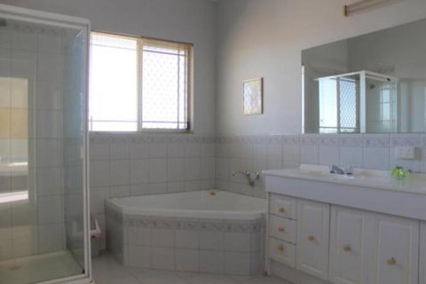 Golden Rivers Holiday Apartments - Accommodation Gold Coast 2