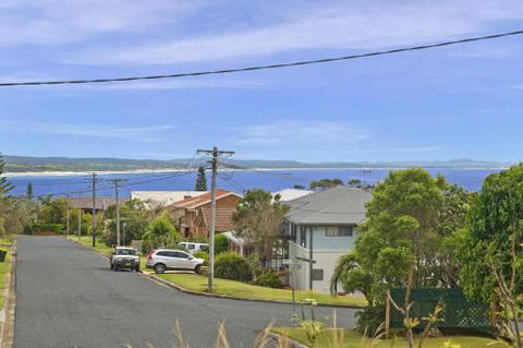 SEAVIEW DREAM Bonny Hills - Accommodation Gold Coast 5