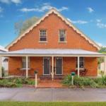 Eliza 1875 Red Brick Duplex Townhouse - Gold Coast 4U 0