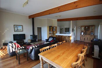 Fairways Close - Accommodation Gold Coast 3