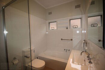 Fairways Close - Accommodation Gold Coast 4