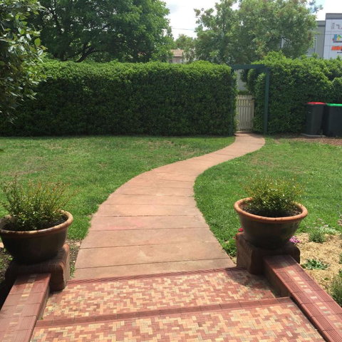 Coolamon On Marsh Armidale - 1 Gold Coast 2