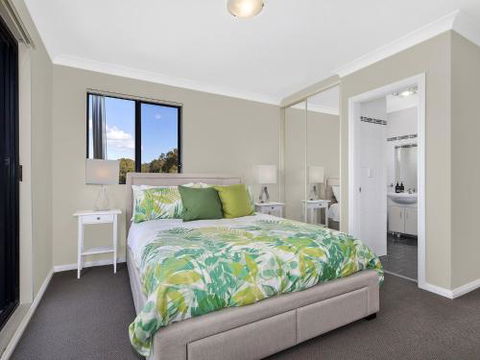 McGirr Penthouse Apartment - Gold Coast 4U 5