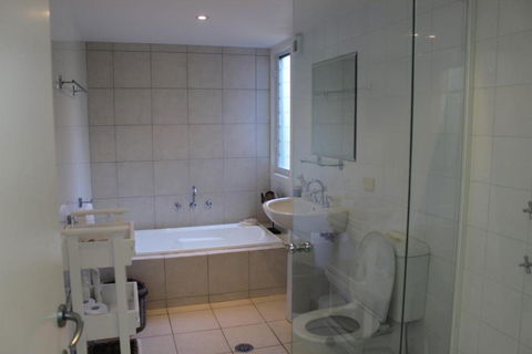5 On COAST - Accommodation Gold Coast 4