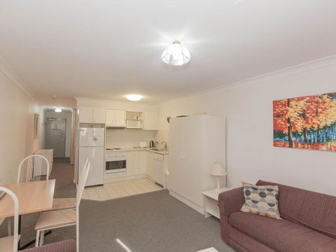 Horizons 213 / 10 Kosciuszko Road - Accommodation Gold Coast 2