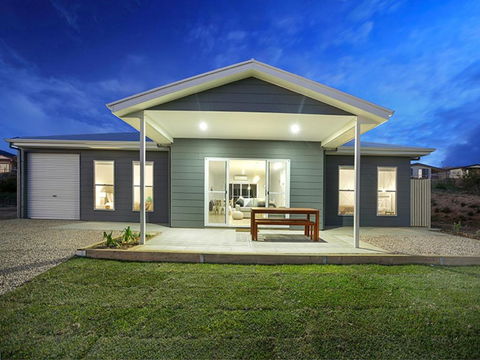 High Tide Wallaroo Beachfront Property Pet Friendly - Gold Coast 4U 4
