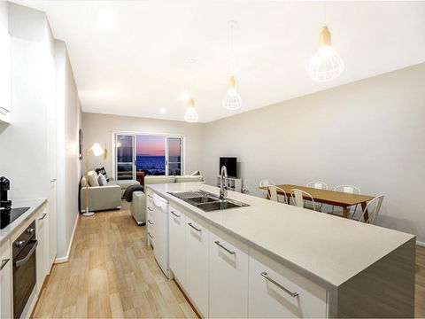High Tide Wallaroo Beachfront Property Pet Friendly - Gold Coast 4U 1