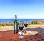 High Tide Wallaroo Beachfront Property Pet Friendly - Gold Coast 4U