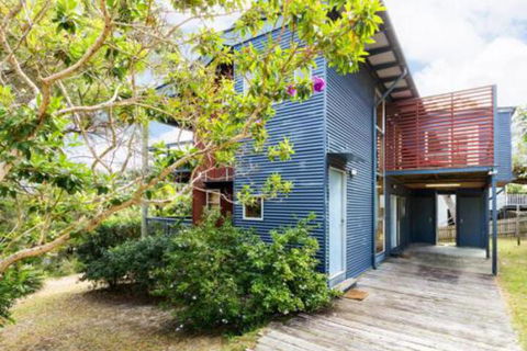 Blue Poles (Pets Allowed) - Accommodation Gold Coast 0