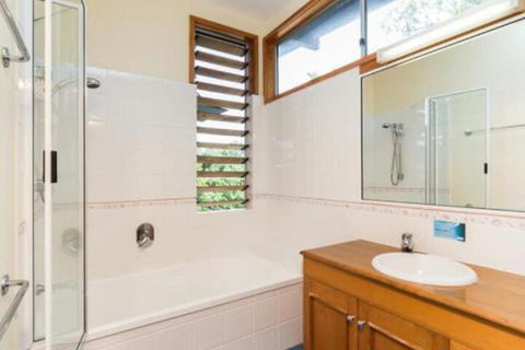 Blue Poles (Pets Allowed) - Accommodation Gold Coast 7