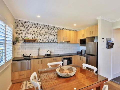 Jervis Bay Beach Shack Pet Friendly - Gold Coast 4U 1