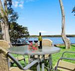 Sanctuary on the Bay fish or kayak from the yard - Accommodation Gold Coast