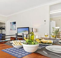 Summer Breeze clean  simple 200m to beach - Accommodation Gold Coast