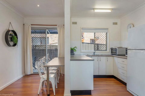 Jamaica Holiday Units - Accommodation Gold Coast 6