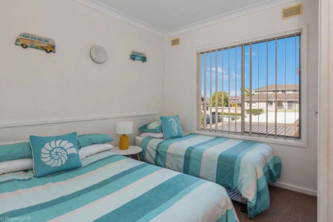 Jamaica Holiday Units - Accommodation Gold Coast 3