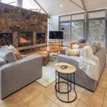 Silvertop Chalet - Accommodation Gold Coast 0
