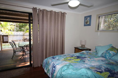 1 Naiad Court Lowset Family Home With Swimming Pool & Covered Deck. Pet Friendly - 1 Gold Coast 5