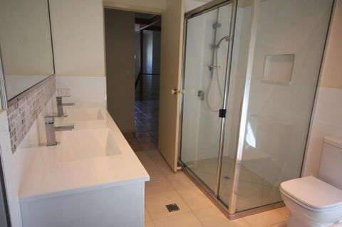 20 Orania Court Spacious Home With Swimming Pool - Accommodation Gold Coast 5