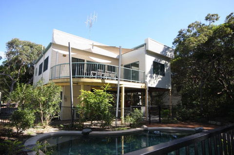 20 Orania Court Spacious Home With Swimming Pool - Accommodation Gold Coast 3