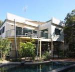 20 Orania Court Spacious home with swimming pool - Accommodation Gold Coast