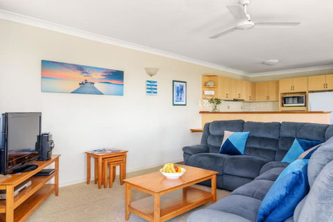 2 / 80 Cooloola Drive Comfortable & Cosy Unit Enjoying Ocean Views & Views To Fraser Island - 1 Gold Coast 3