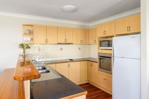 2 / 80 Cooloola Drive Comfortable & Cosy Unit Enjoying Ocean Views & Views To Fraser Island - 1 Gold Coast 4