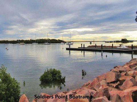 13 Harbourside 3 7 Soldiers Point Road Fantastic Waterfront Unit - Gold Coast 4U 3