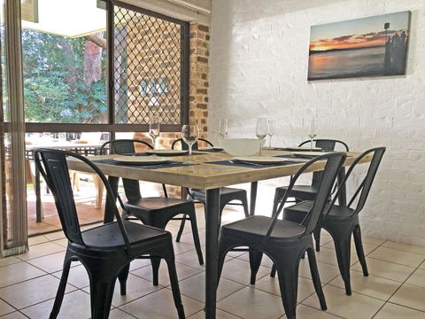 23 Bay Parklands 2 Gowrie Avenue Little Beach Air Con Pool & Tennis Court - Accommodation Gold Coast 1