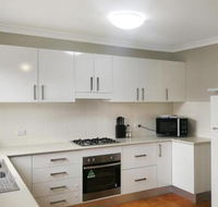 Large 5 Bedroom House with Wifi  Netflix Close to Taronga Western Plains Zoo - Accommodation Gold Coast