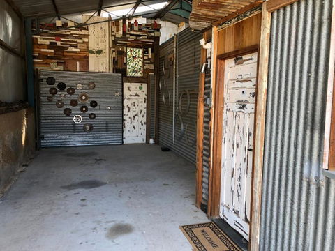Bed In A Shed Vineyard Stay - Gold Coast 4U 2