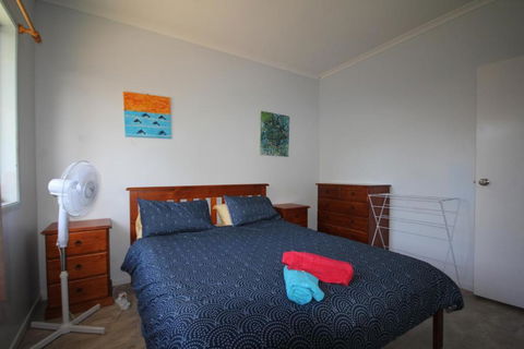 CASTAWAY BEACH HOUSE - Accommodation Gold Coast 1