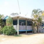 CASTAWAY BEACH HOUSE - Accommodation Gold Coast 0