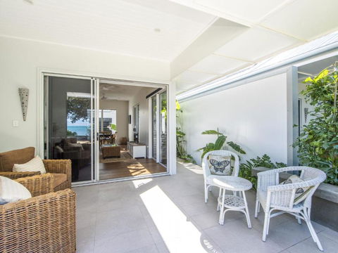 Reflections Topaz Villa - Accommodation Gold Coast 5